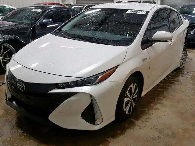 JTDKARFP9J3093647 - 2018 TOYOTA PRIUS PRIM WHITE photo 2