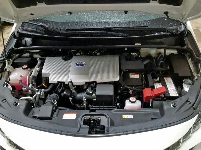 JTDKARFP9J3093647 - 2018 TOYOTA PRIUS PRIM WHITE photo 7