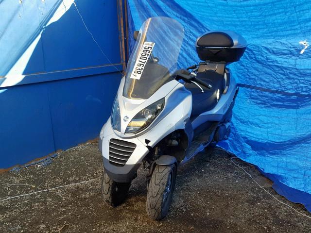 ZAPM590T295000579 - 2009 PIAGGIO MP3 400 GRAY photo 2