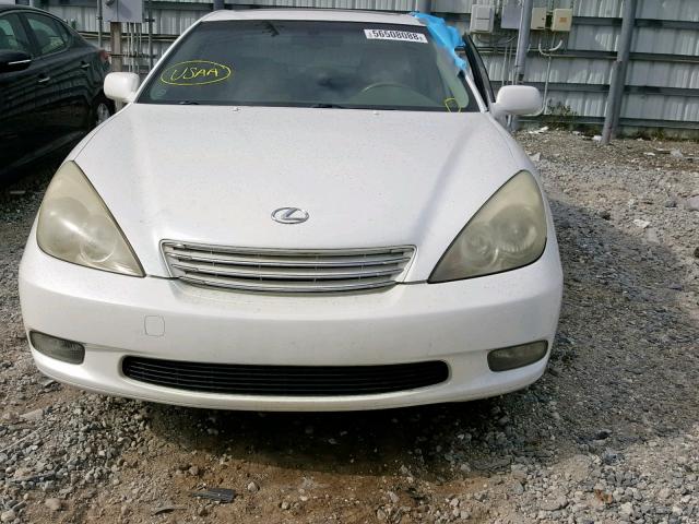 JTHBF30G420041108 - 2002 LEXUS ES 300 WHITE photo 9