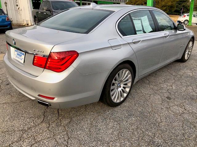 WBAKA8C52ACY35574 - 2010 BMW 750 I SILVER photo 4