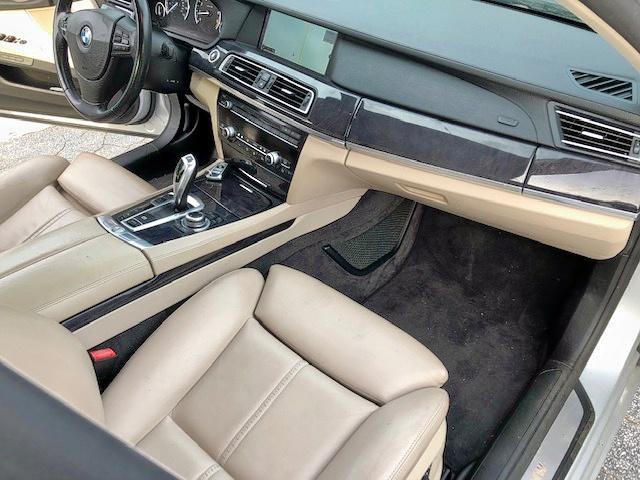 WBAKA8C52ACY35574 - 2010 BMW 750 I SILVER photo 5