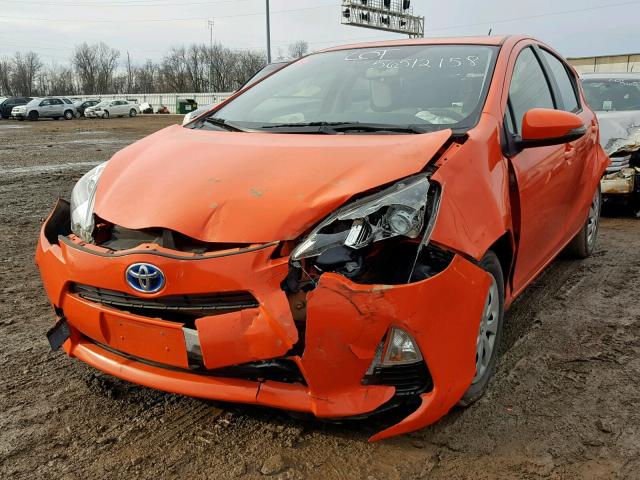 JTDKDTB33E1076691 - 2014 TOYOTA PRIUS C ORANGE photo 2