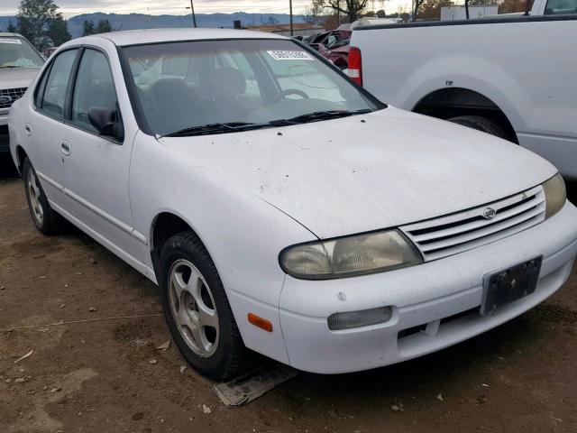 1N4BU31D4SC134128 - 1995 NISSAN ALTIMA XE WHITE photo 1