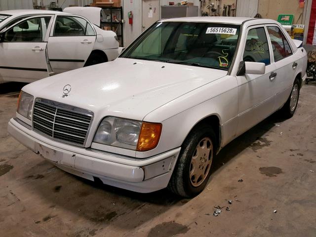 WDBEA32E9RC121133 - 1994 MERCEDES-BENZ E 320 WHITE photo 2