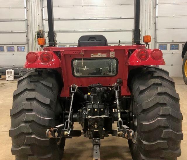 55HRJ00393 - 2016 MAHINDRA AND MAHINDRA 2555 红色 照片 6