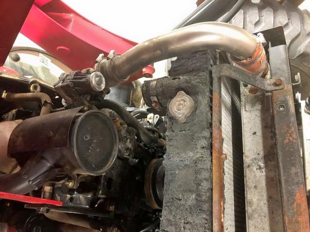 55HRJ00393 - 2016 MAHINDRA AND MAHINDRA 2555 红色 照片 9