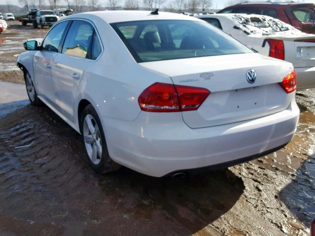 1VWBH7A30DC082204 - 2013 VOLKSWAGEN PASSAT SE WHITE photo 3