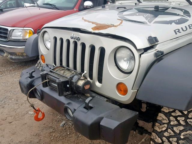 1J8GA39127L163050 - 2007 JEEP WRANGLER X SILVER photo 9