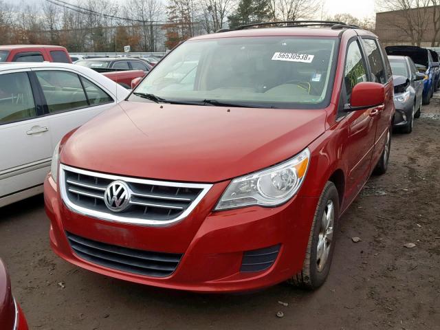 2V8HW34109R541532 - 2009 VOLKSWAGEN ROUTAN SE RED photo 2