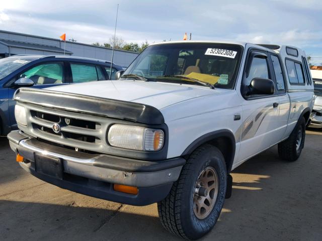 4F4DR17X6TTM07394 - 1996 MAZDA B4000 CAB WHITE photo 2