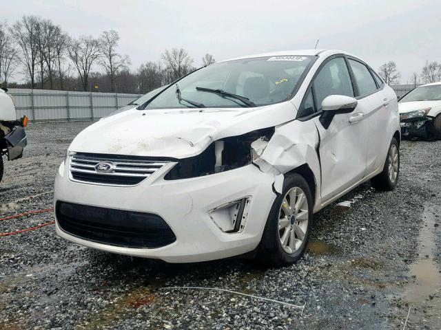 3FADP4BJ8DM152675 - 2013 FORD FIESTA SE WHITE photo 2