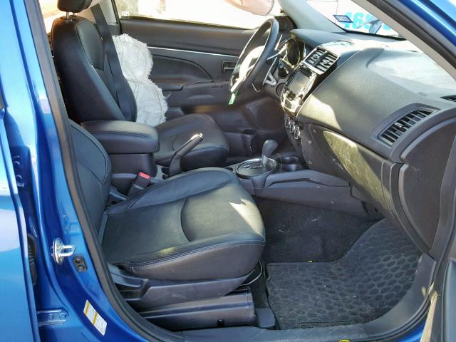 JA4AP4AW0HZ019286 - 2017 MITSUBISHI OUTLANDER BLUE photo 5