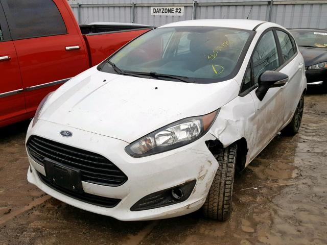 3FADP4EJ4GM179629 - 2016 FORD FIESTA SE WHITE photo 2