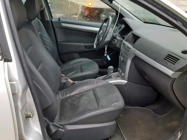 W08AT671985127205 - 2008 SATURN ASTRA XR SILVER photo 5