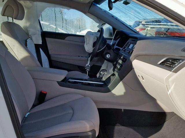 5NPE24AF0HH461532 - 2017 HYUNDAI SONATA SE WHITE photo 5