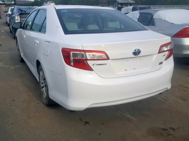 4T1BD1FK8DU096627 - 2013 TOYOTA CAMRY HYBR WHITE photo 3