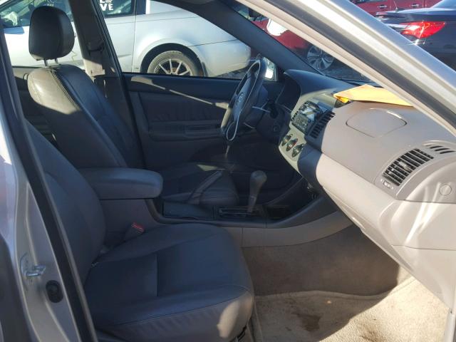 4T1BE32K53U153766 - 2003 TOYOTA CAMRY LE SILVER photo 5
