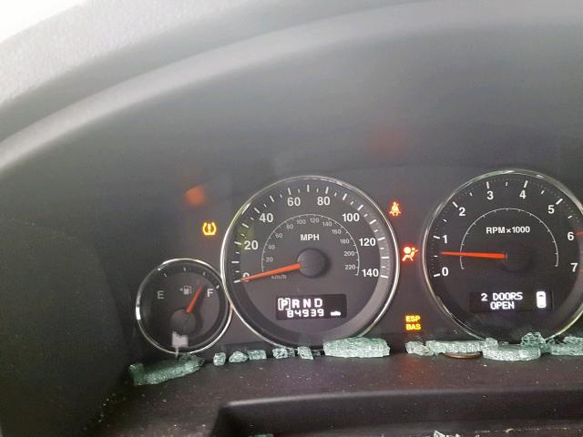 1J8HG48K39C530351 - 2009 JEEP COMMANDER Gümüş foto 8