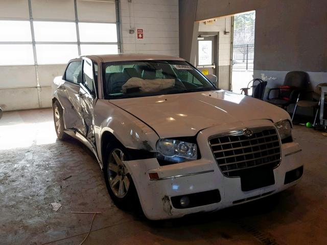 2C3KA53G06H495904 - 2006 CHRYSLER 300 TOURIN WHITE photo 1