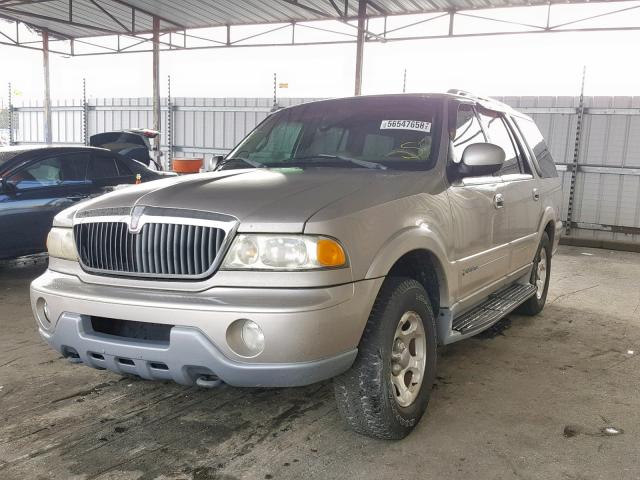 5LMFU28A6YLJ41035 - 2000 LINCOLN NAVIGATOR 金色 照片 2