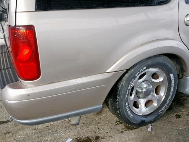 5LMFU28A6YLJ41035 - 2000 LINCOLN NAVIGATOR 金色 照片 9