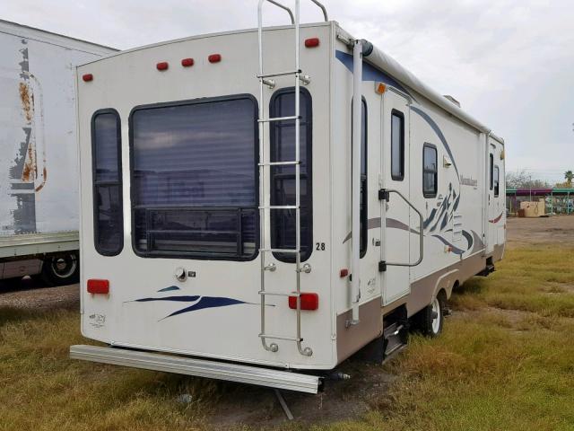 4YDT315294F702113 - 2004 KEYSTONE MONTANA WHITE photo 4