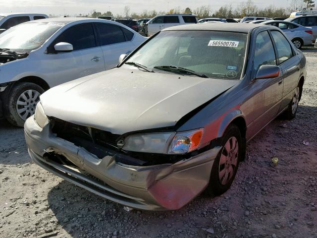 JT2BG22K510547600 - 2001 TOYOTA CAMRY CE GRAY photo 2