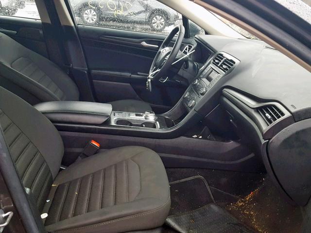 3FA6P0G7XJR153100 - 2018 FORD FUSION S GRAY photo 5