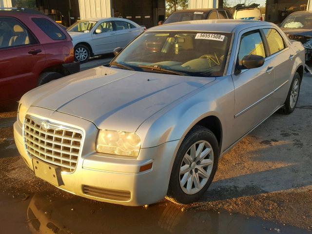 2C3LA43R08H224473 - 2008 CHRYSLER 300 LX SILVER photo 2