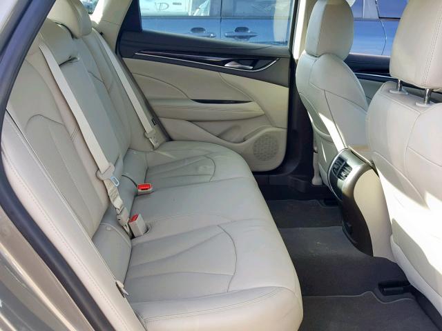 1G4ZP5SS5JU107419 - 2018 BUICK LACROSSE E BROWN photo 6
