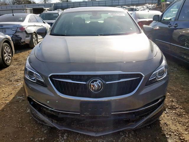 1G4ZP5SS5JU107419 - 2018 BUICK LACROSSE E BROWN photo 9