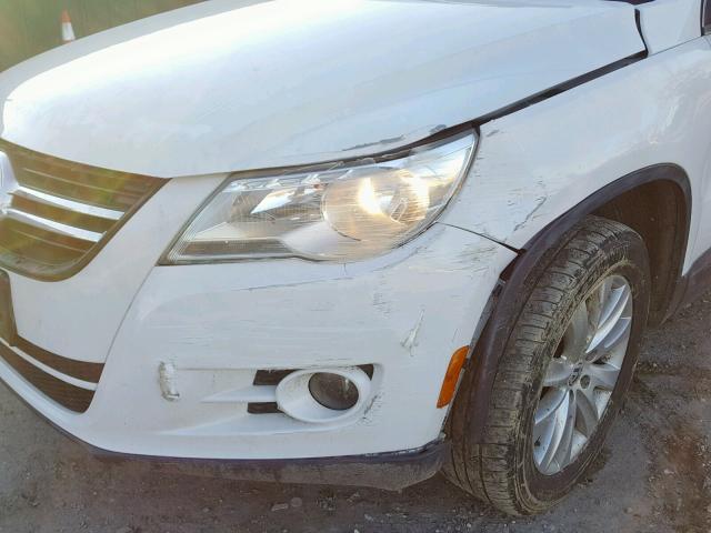 WVGBV7AX1AW000050 - 2010 VOLKSWAGEN TIGUAN SE WHITE photo 9