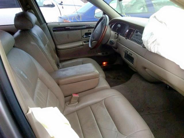 1LNHM82WX1Y634342 - 2001 LINCOLN TOWN CAR S BEIGE photo 5