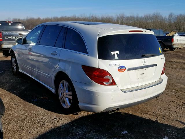 4JGCB65E89A091486 - 2009 MERCEDES-BENZ R 350 4MAT WHITE photo 3