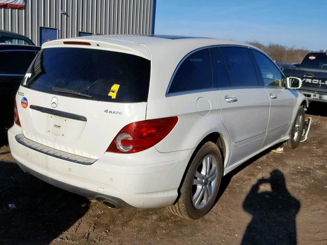 4JGCB65E89A091486 - 2009 MERCEDES-BENZ R 350 4MAT WHITE photo 4