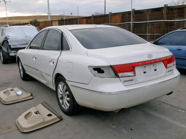 KMHFC46FX8A311005 - 2008 HYUNDAI AZERA SE WHITE photo 3