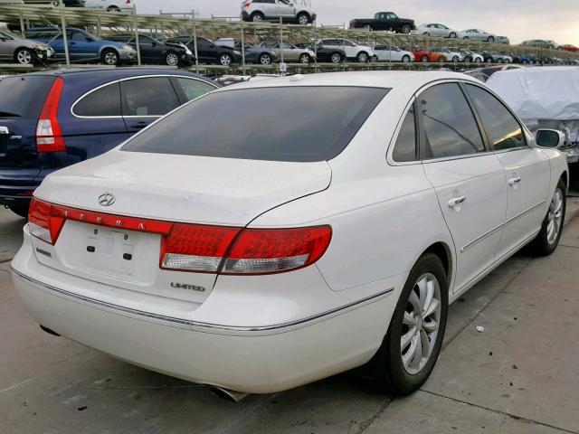 KMHFC46FX8A311005 - 2008 HYUNDAI AZERA SE WHITE photo 4