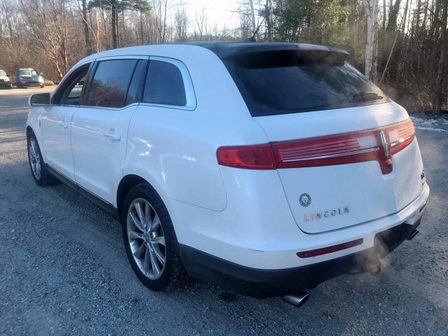 2LMHJ5AT0ABJ15509 - 2010 LINCOLN MKT WHITE photo 4