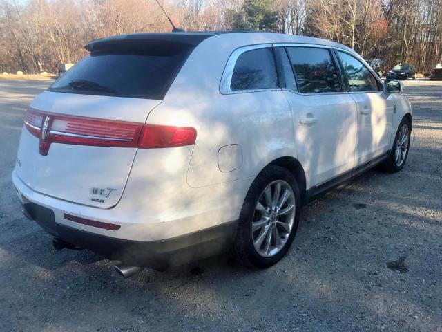 2LMHJ5AT0ABJ15509 - 2010 LINCOLN MKT WHITE photo 5