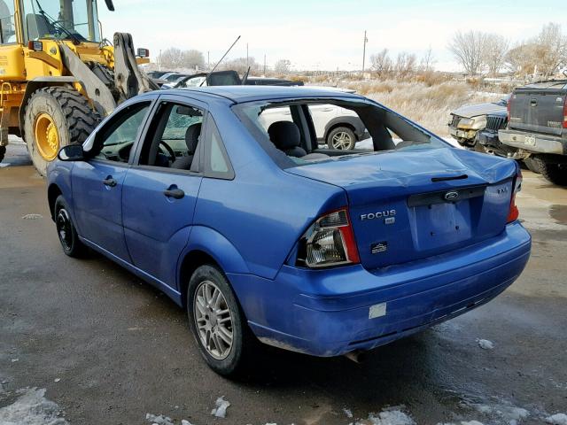 1FAFP34N75W155670 - 2005 FORD FOCUS ZX4 BLUE photo 3