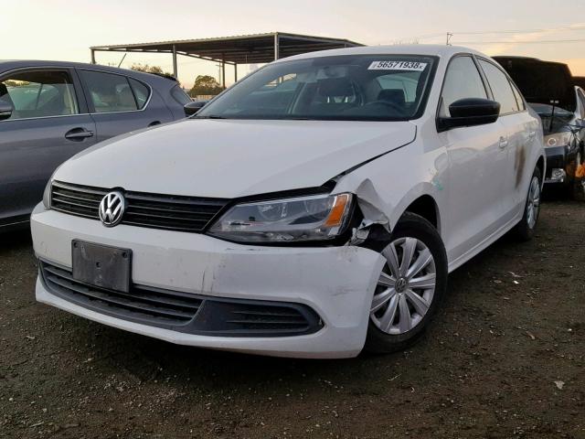 3VW2K7AJ6DM206927 - 2013 VOLKSWAGEN JETTA BASE WHITE photo 2