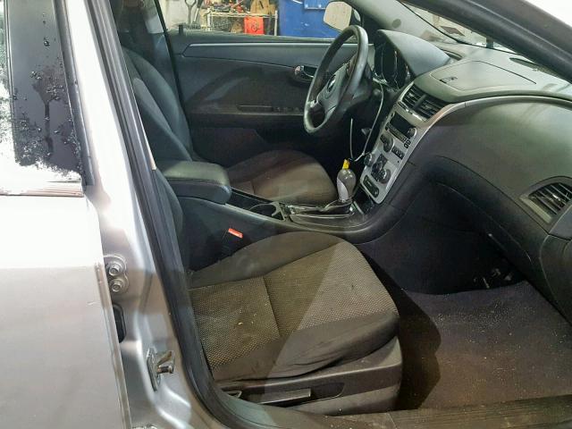 1G1ZC5E05AF189465 - 2010 CHEVROLET MALIBU 1LT SILVER photo 5