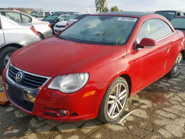 WVWFA71FX8V049658 - 2008 VOLKSWAGEN EOS LUX 红色 照片 2