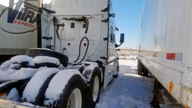 1FUJGLDR5DSBW7115 - 2013 FREIGHTLINER CASCADIA 1 WHITE photo 4