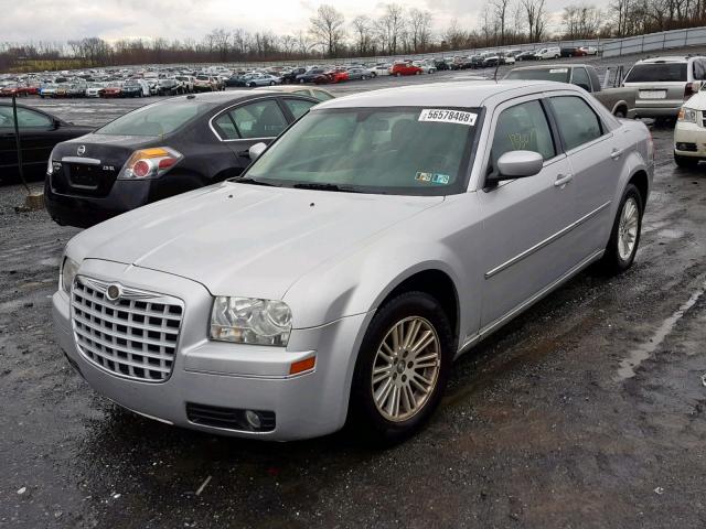 2C3KA53G78H242050 - 2008 CHRYSLER 300 TOURIN SILVER photo 2