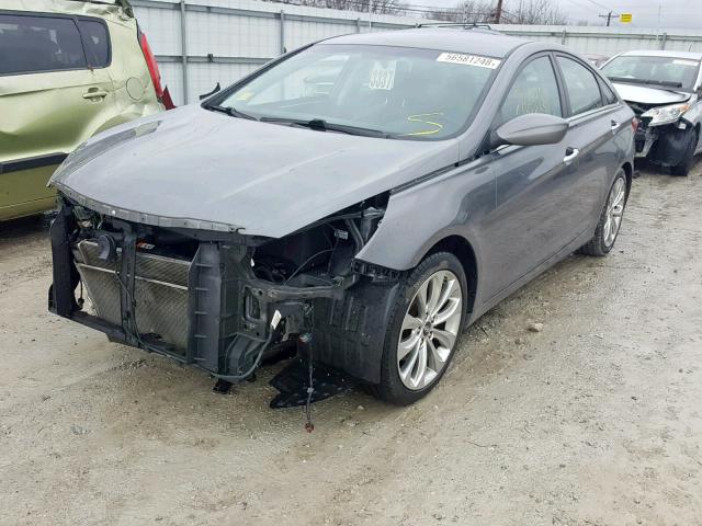 5NPEC4AC6DH763582 - 2013 HYUNDAI SONATA SE GRAY photo 2