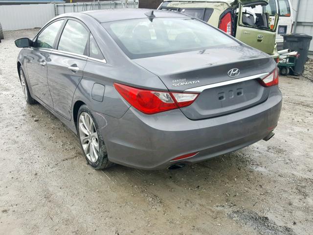 5NPEC4AC6DH763582 - 2013 HYUNDAI SONATA SE GRAY photo 3