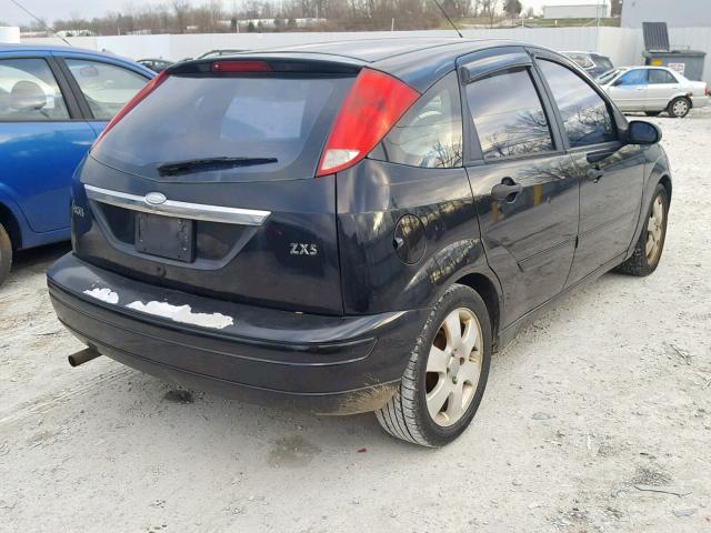 3FAFP37342R116978 - 2002 FORD FOCUS ZX5 BLACK photo 4