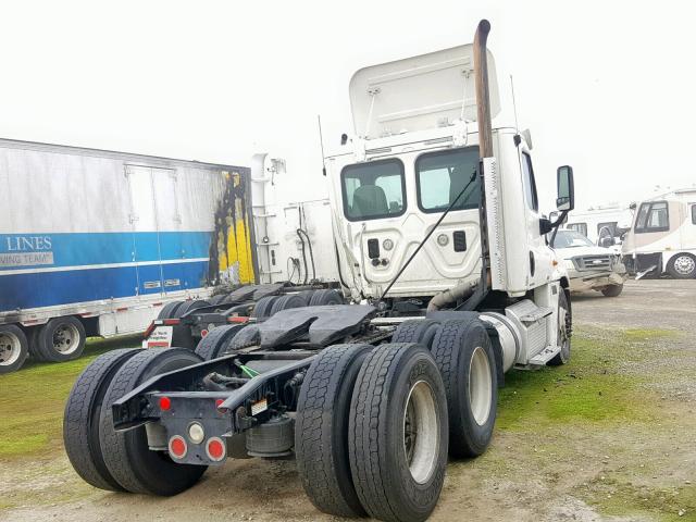 1FUJGEDV8CSBD6329 - 2012 FREIGHTLINER CASCADIA 1 WHITE photo 4